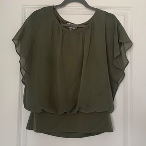 Shirt sleeve top. Petite medium. Olive green